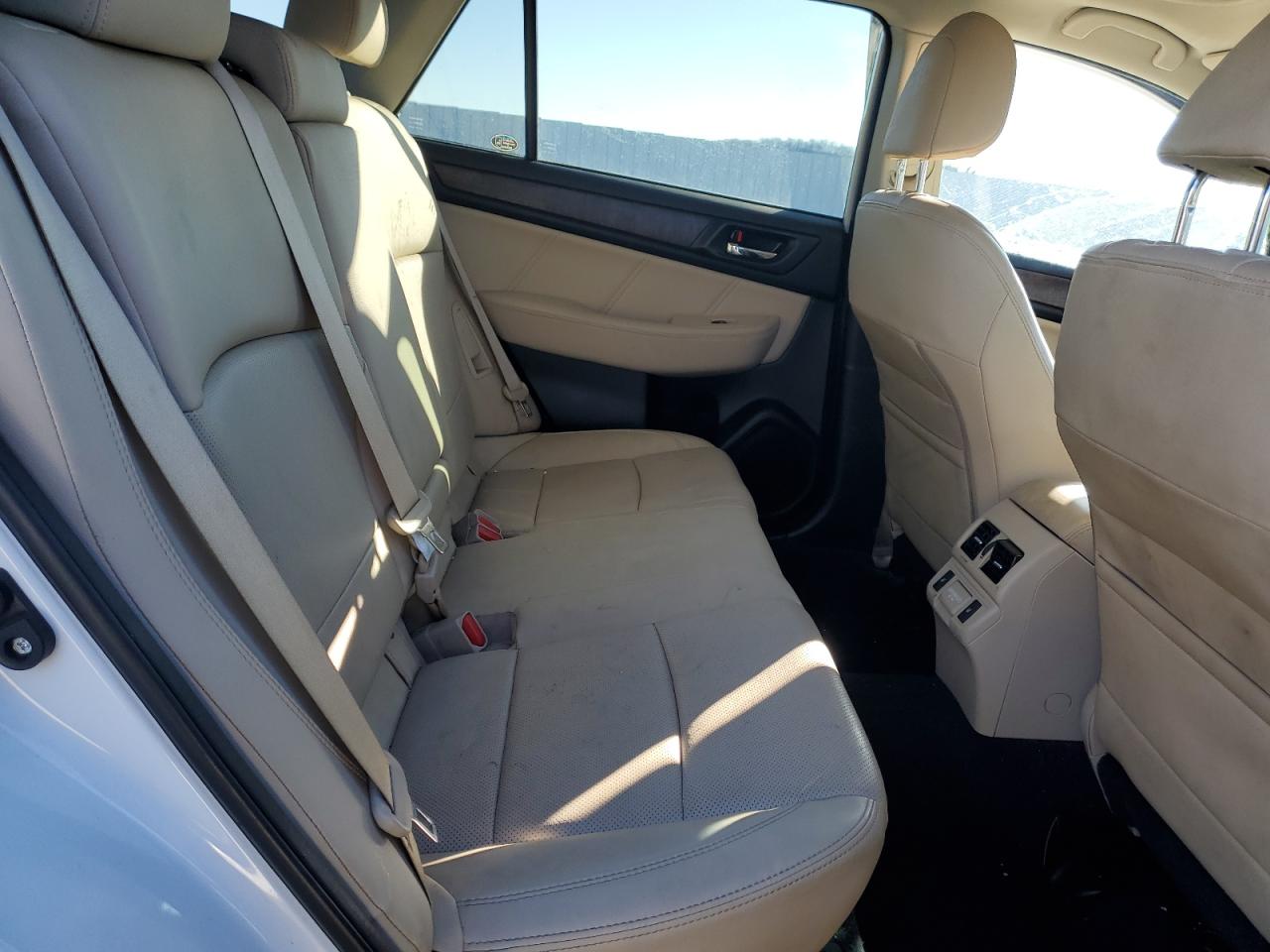 2018 Subaru Outback - Image 11