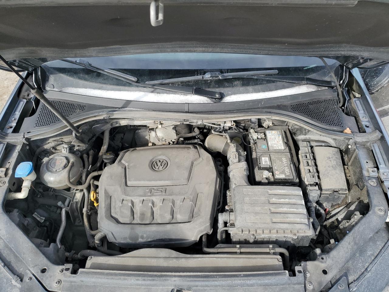 2018 Volkswagen Tiguan - Image 12