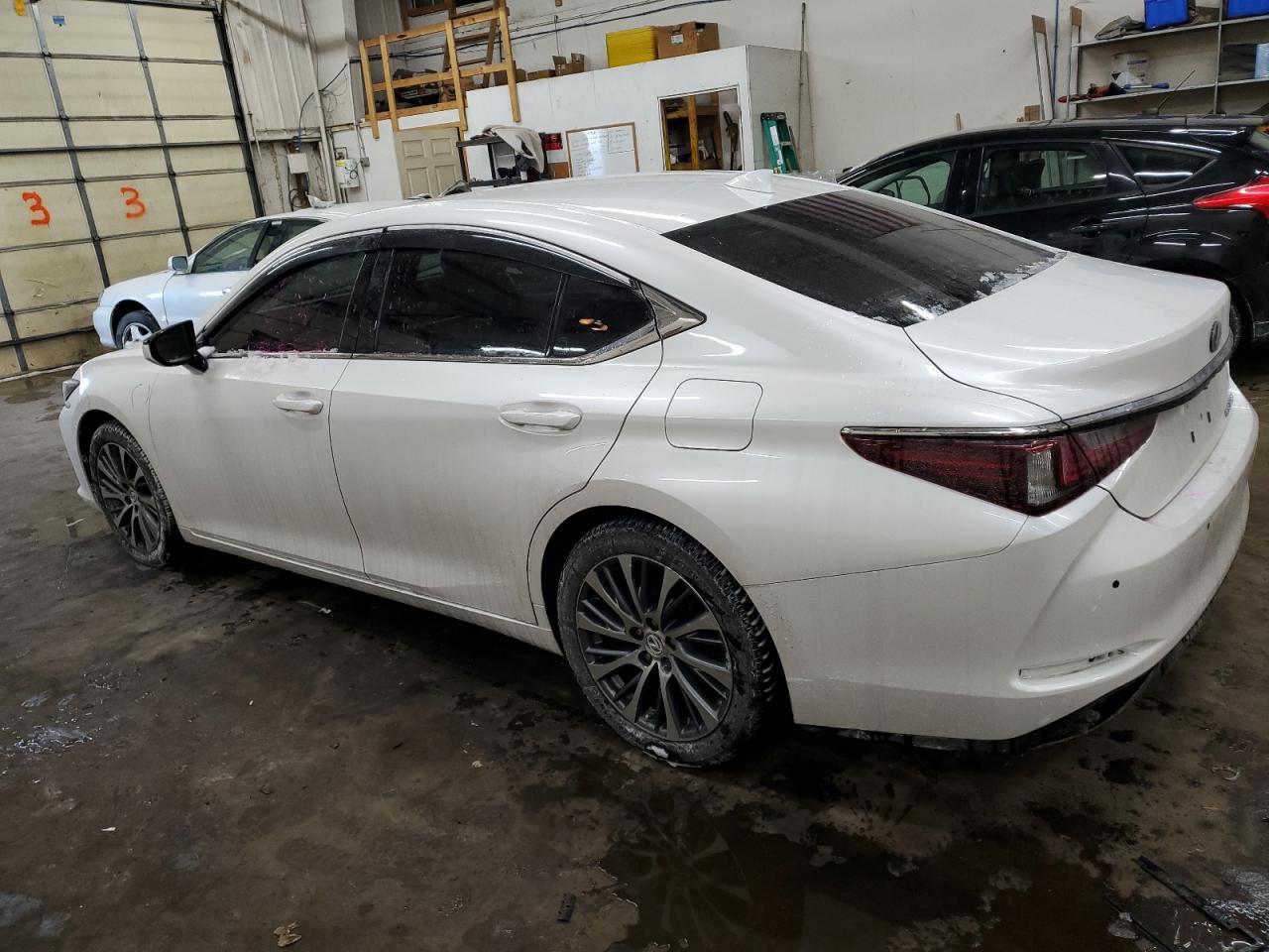 2020 Lexus ES - Image 2