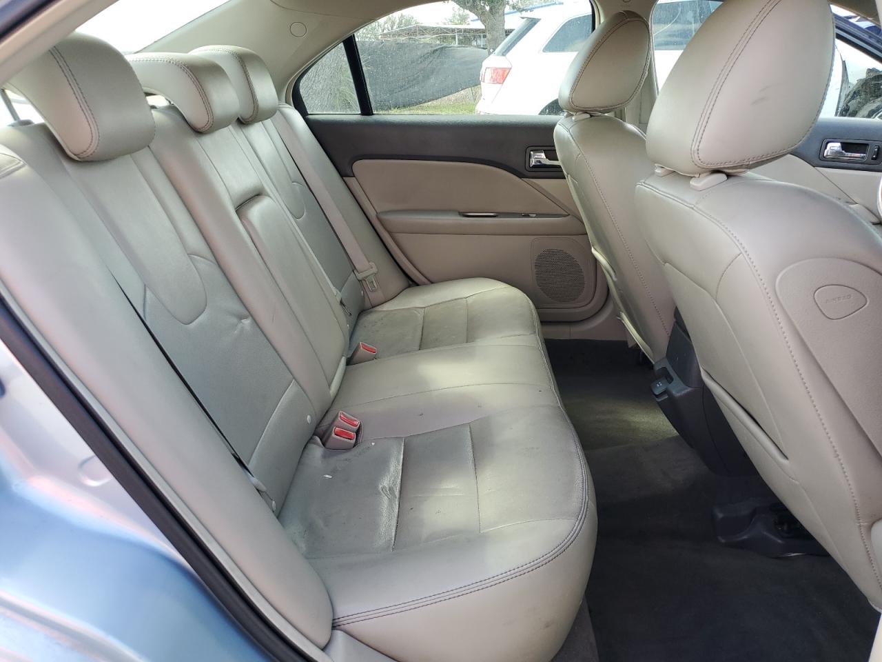 2010 Ford Fusion - Image 10