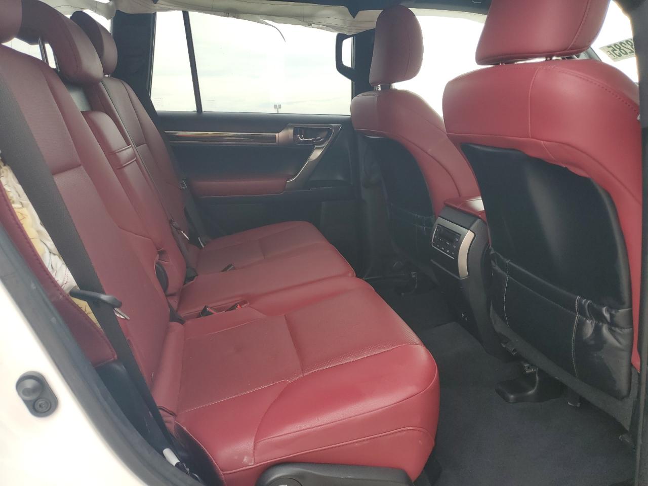 2022 Lexus GX - Image 11