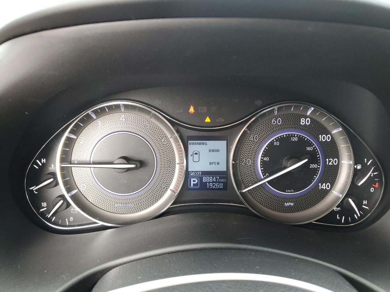 2017 Infiniti QX80 - Image 9