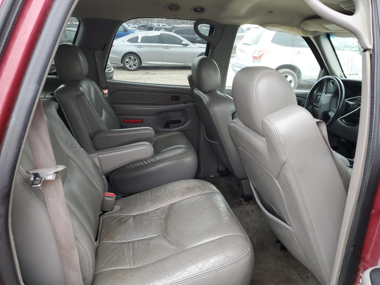 2004 Chevrolet Tahoe - Image 11
