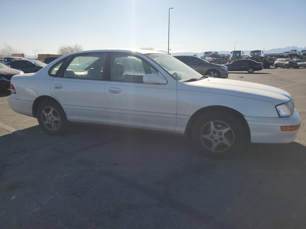1997 Toyota Avalon - Image 4