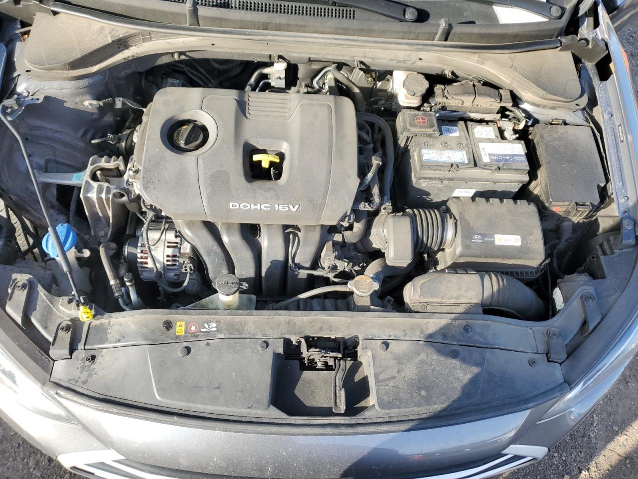 2018 Hyundai Elantra - Image 11