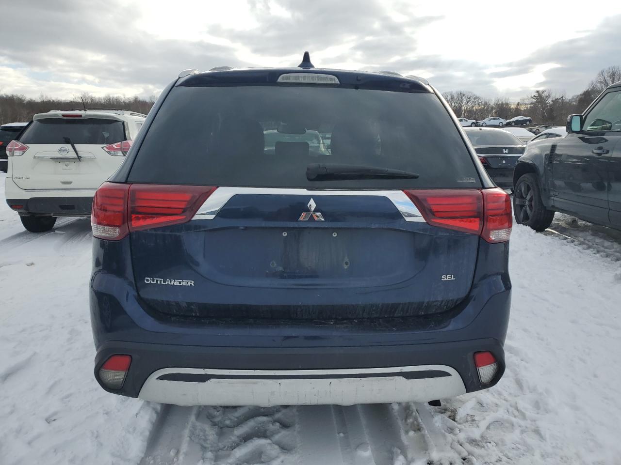 2020 Mitsubishi Outlander - Image 6