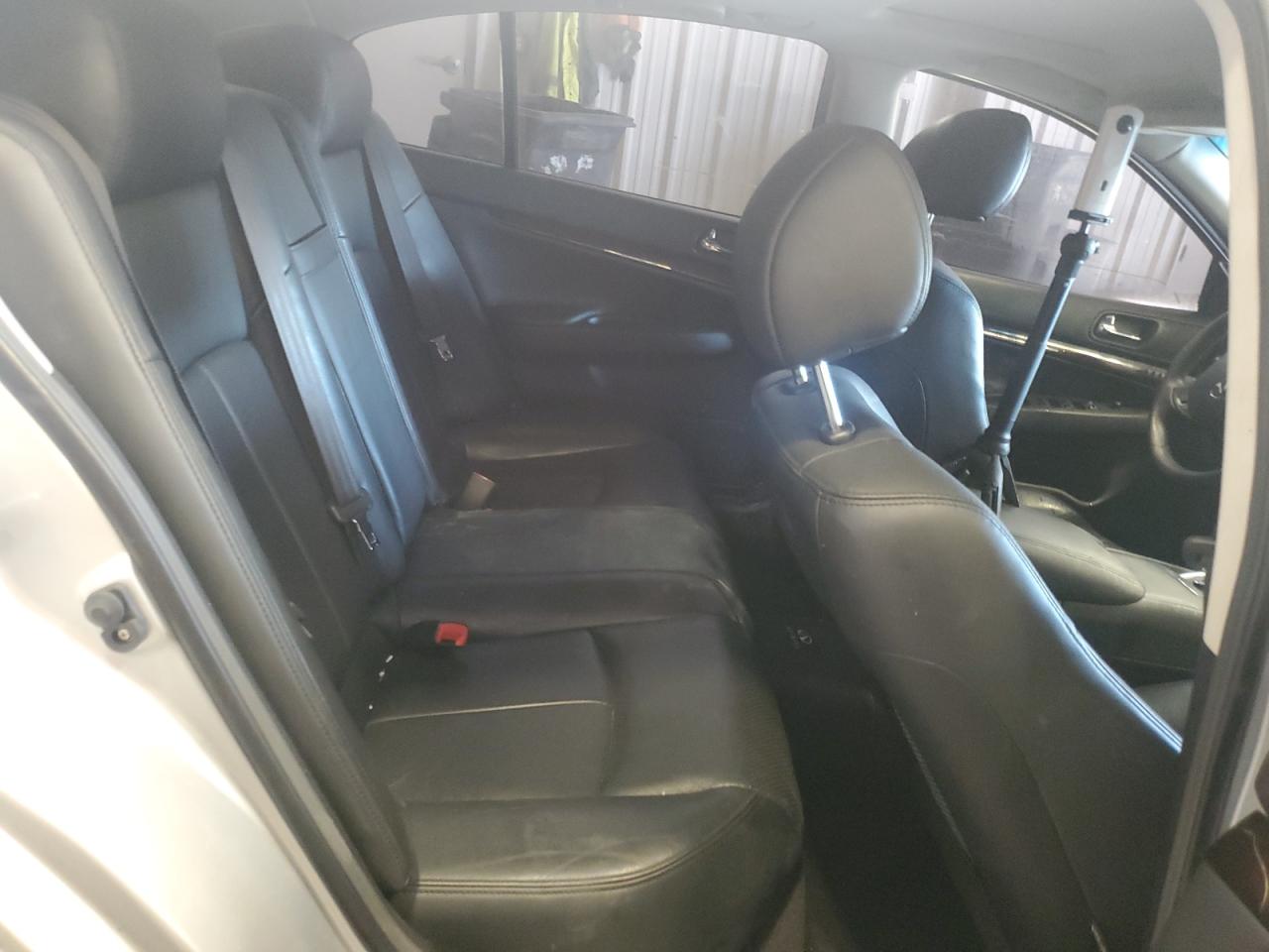 2012 Infiniti G - Image 10