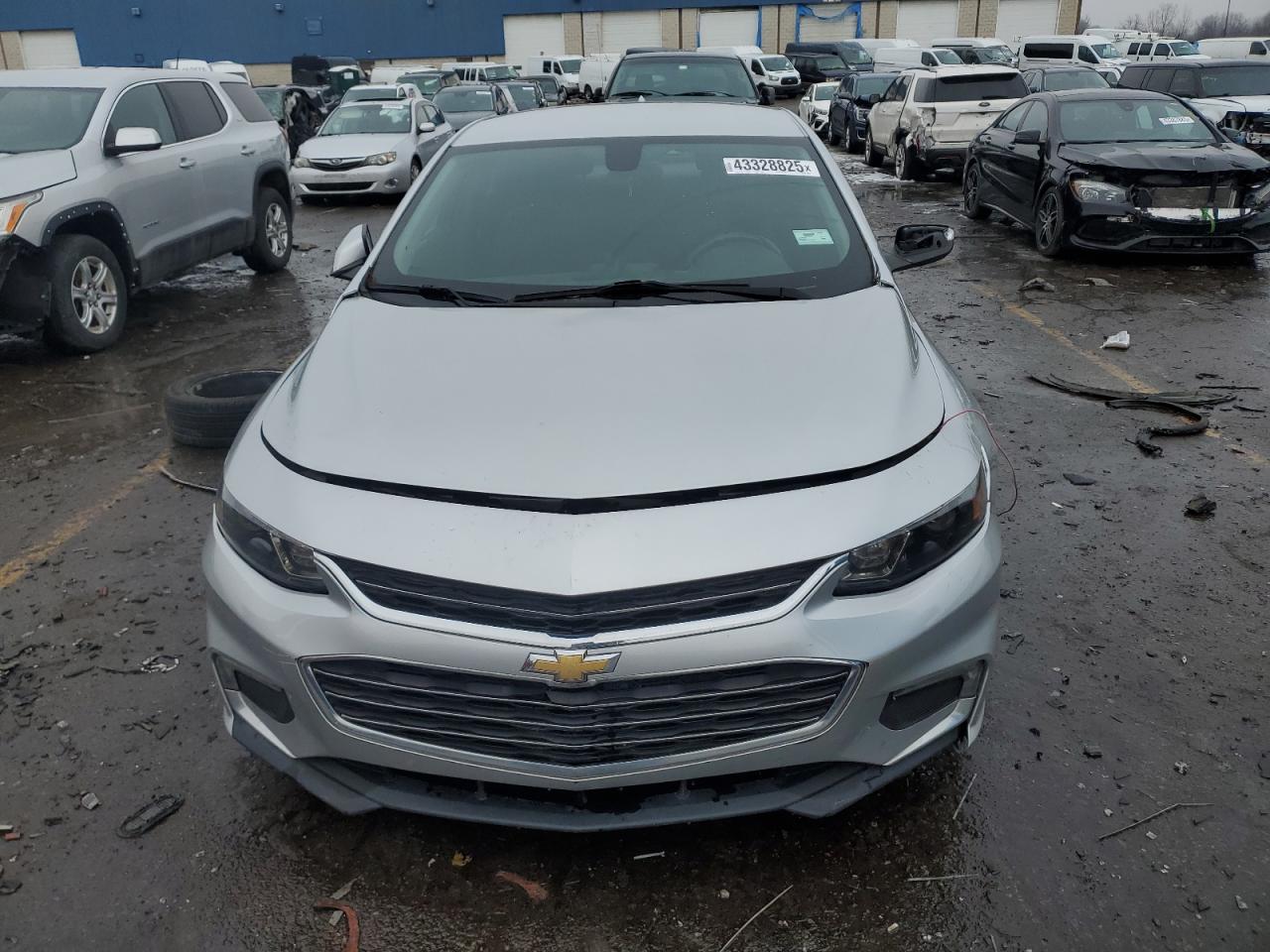 2017 Chevrolet Malibu - Image 5