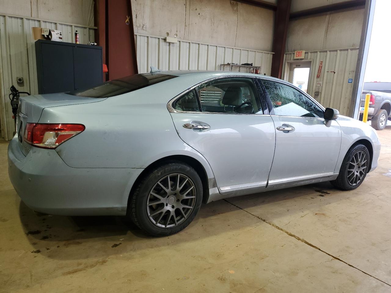 2010 Lexus ES - Image 3