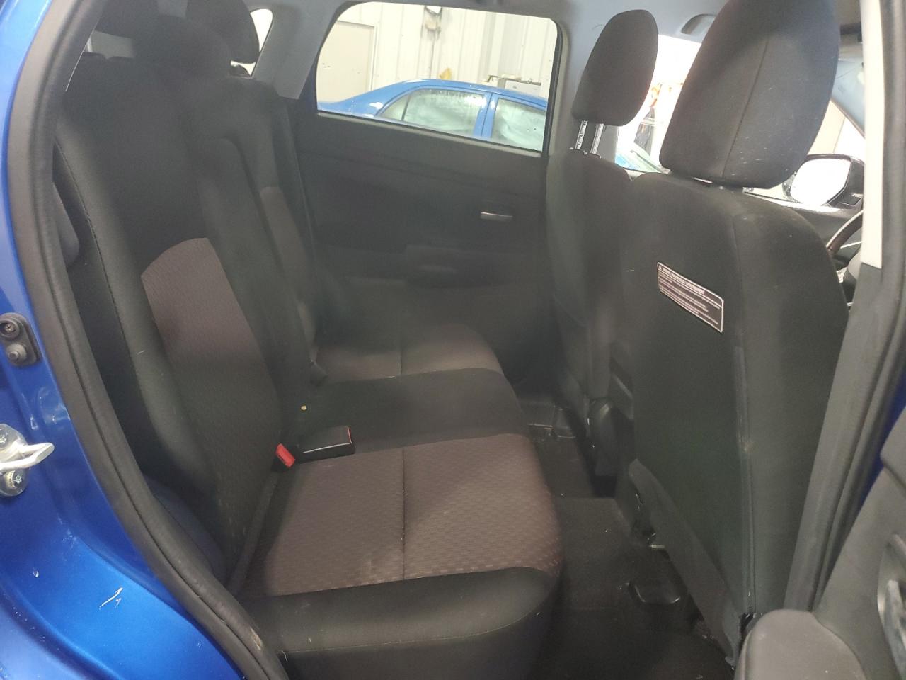 2018 Mitsubishi Outlander - Image 11