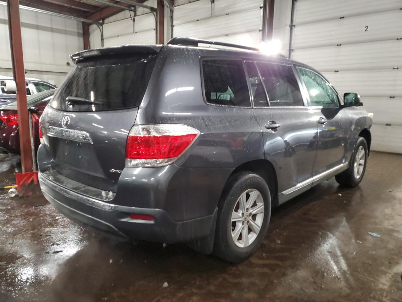 2013 Toyota Highlander - Image 3