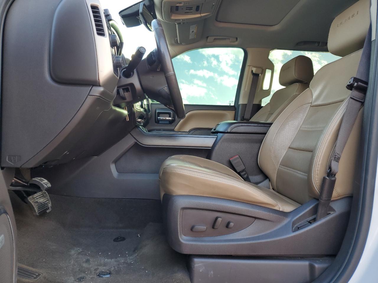 2017 GMC Sierra - Image 7