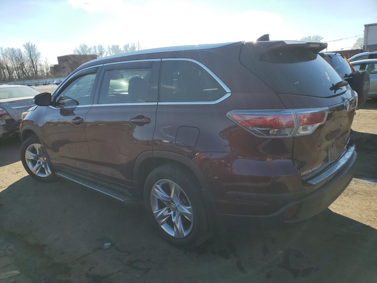 2015 Toyota Highlander - Image 2