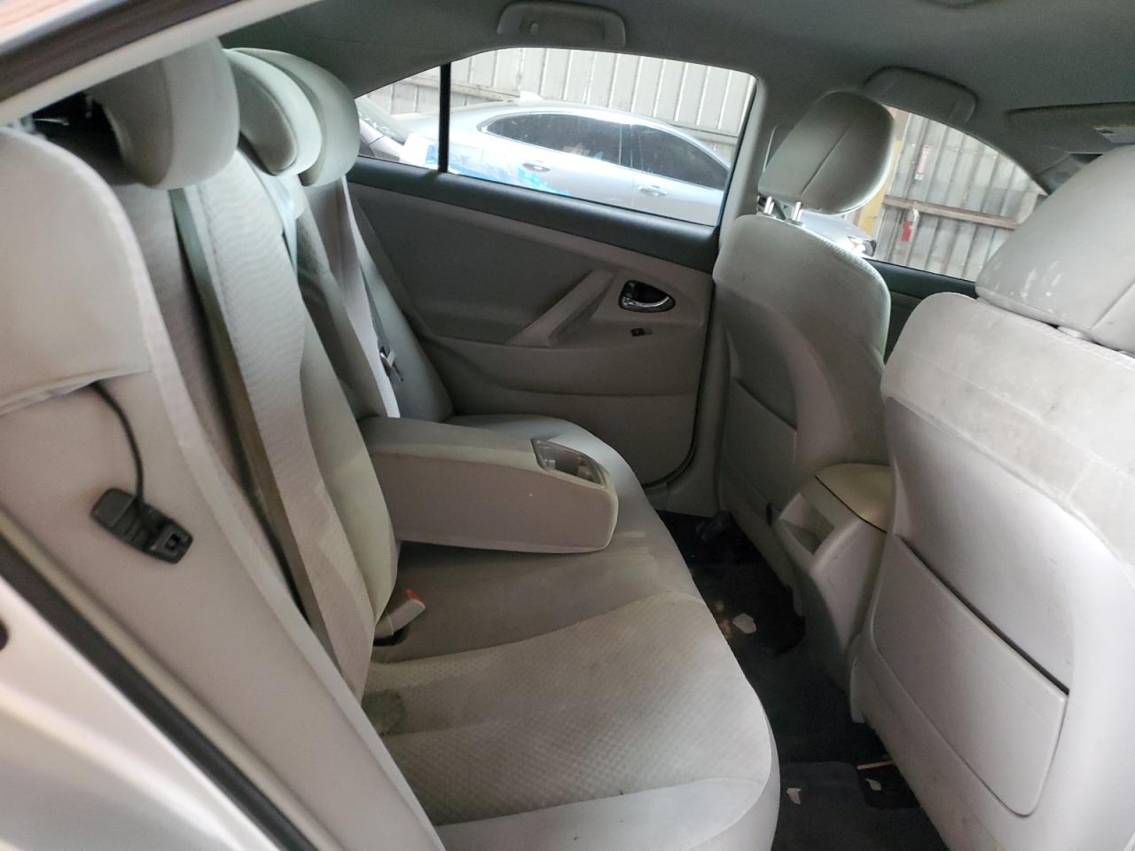 2011 Toyota Camry - Image 11