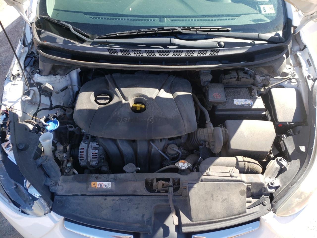 2016 Hyundai Elantra - Image 11