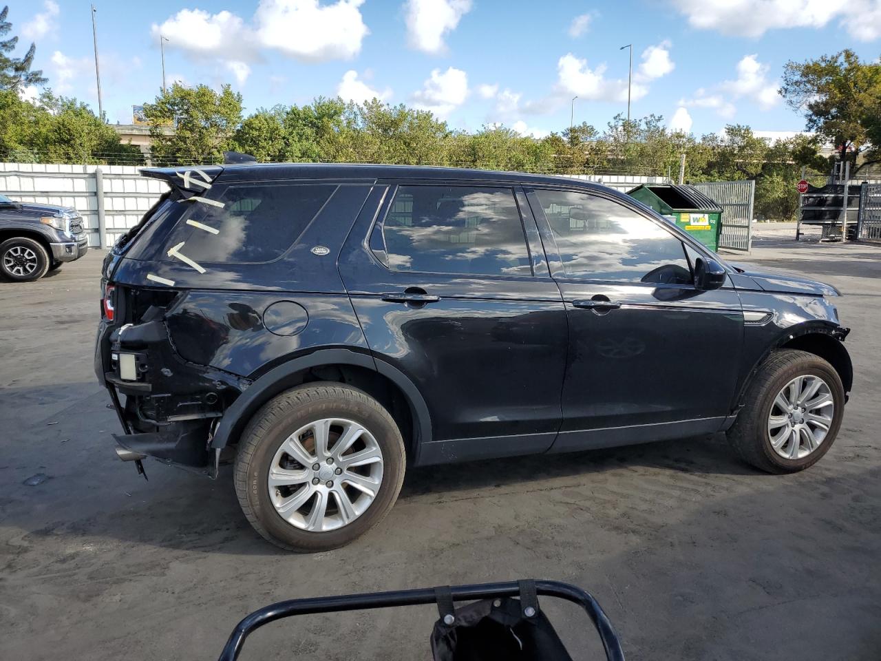 2019 Land Rover Discovery - Image 3