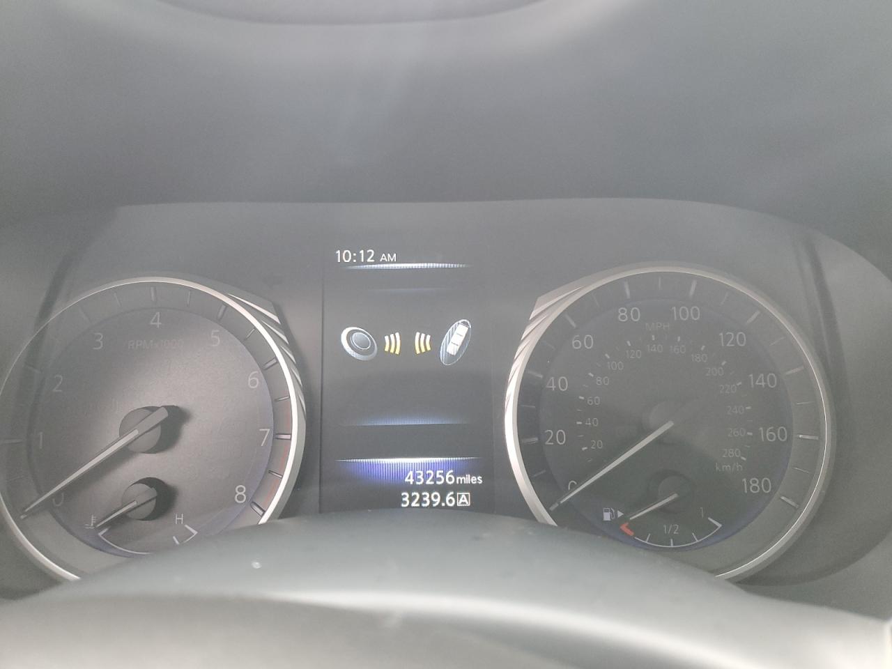 2016 Infiniti Q50 - Image 11