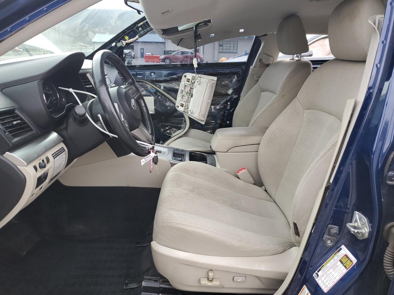 2010 Subaru Outback - Image 7