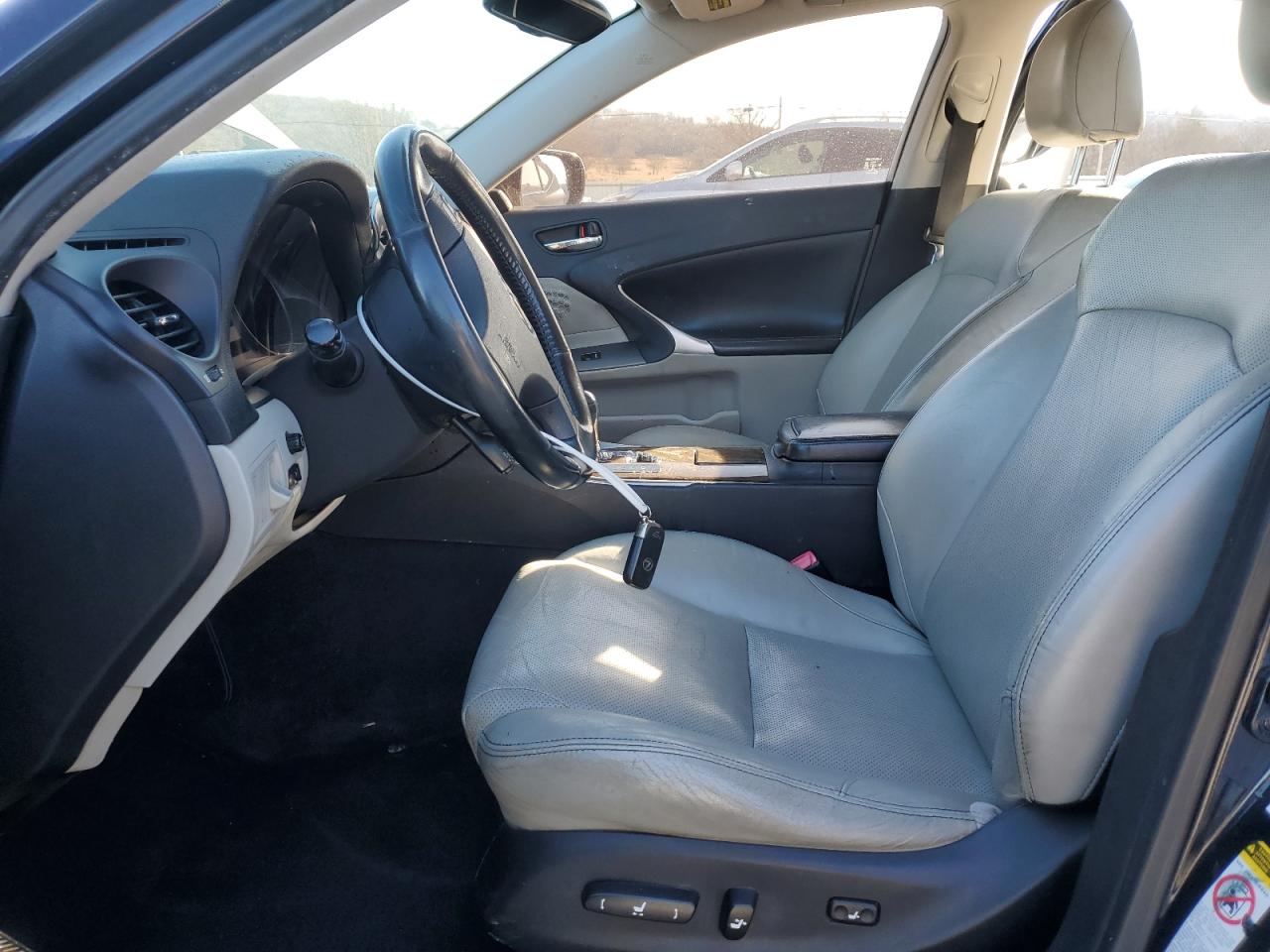 2009 Lexus IS - Image 7