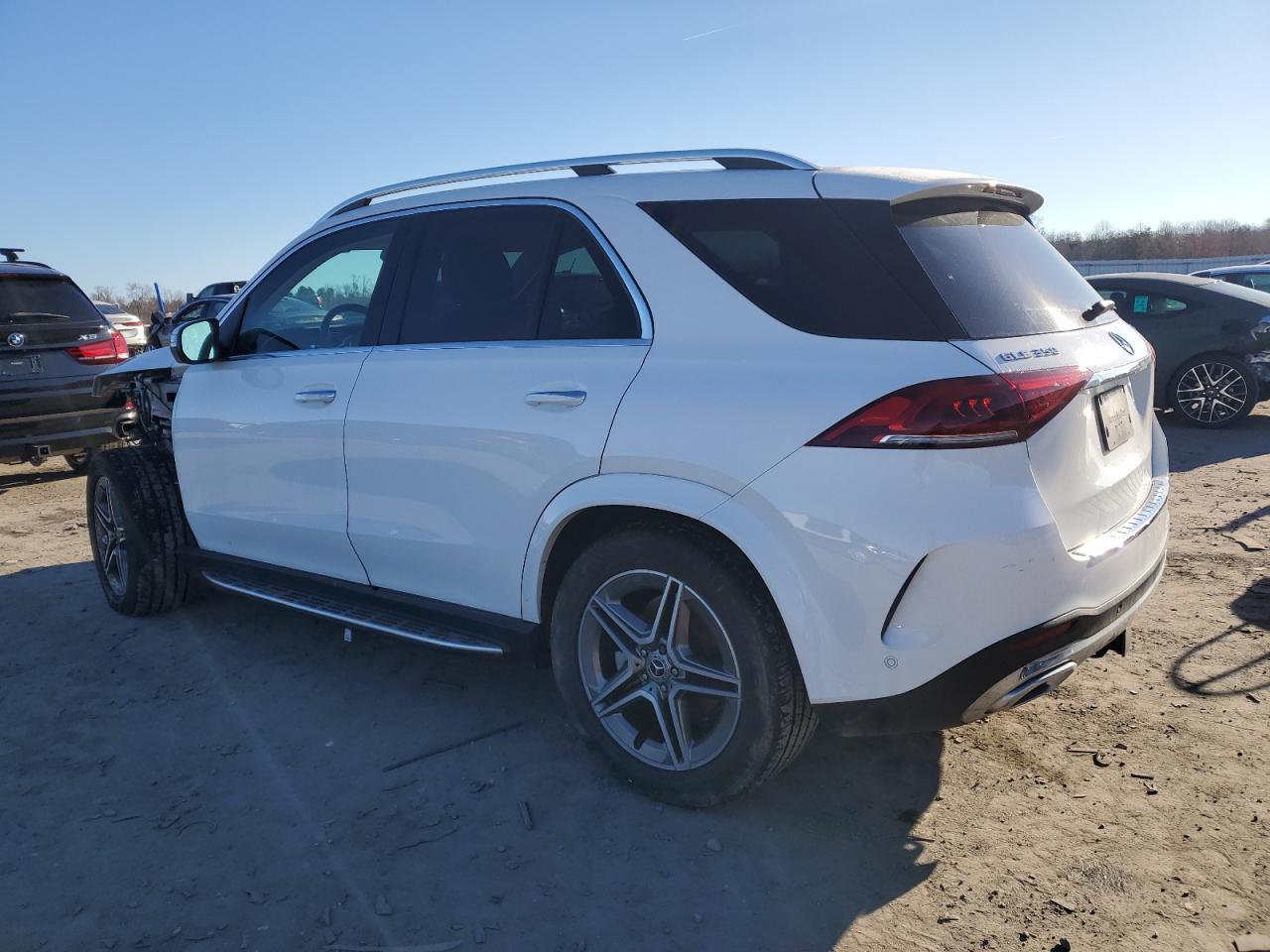 2022 Mercedes-Benz GLE - Image 2