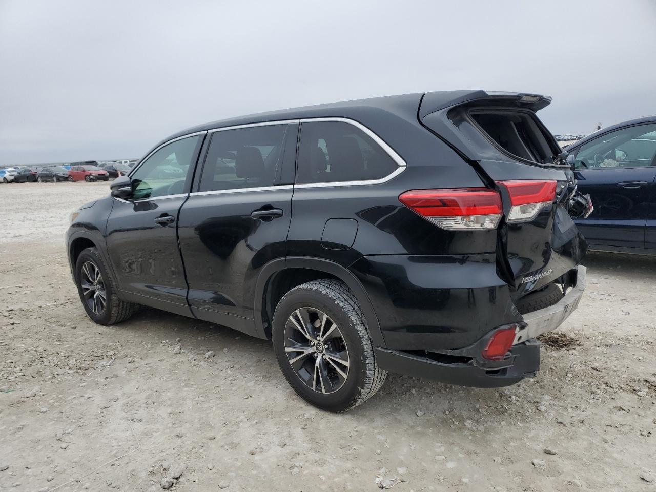 2019 Toyota Highlander - Image 2