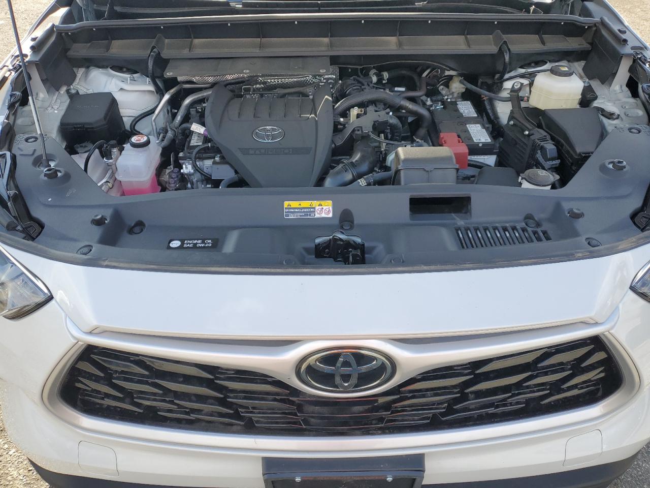 2024 Toyota Highlander - Image 13