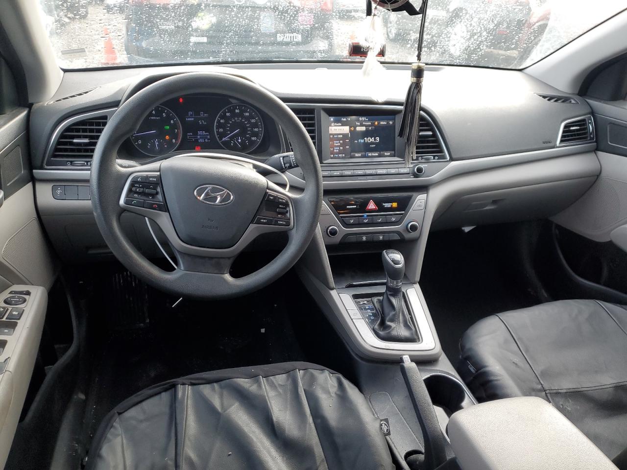 2017 Hyundai Elantra - Image 8