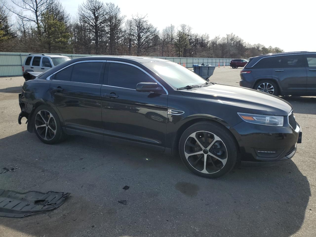 2015 Ford Taurus - Image 4