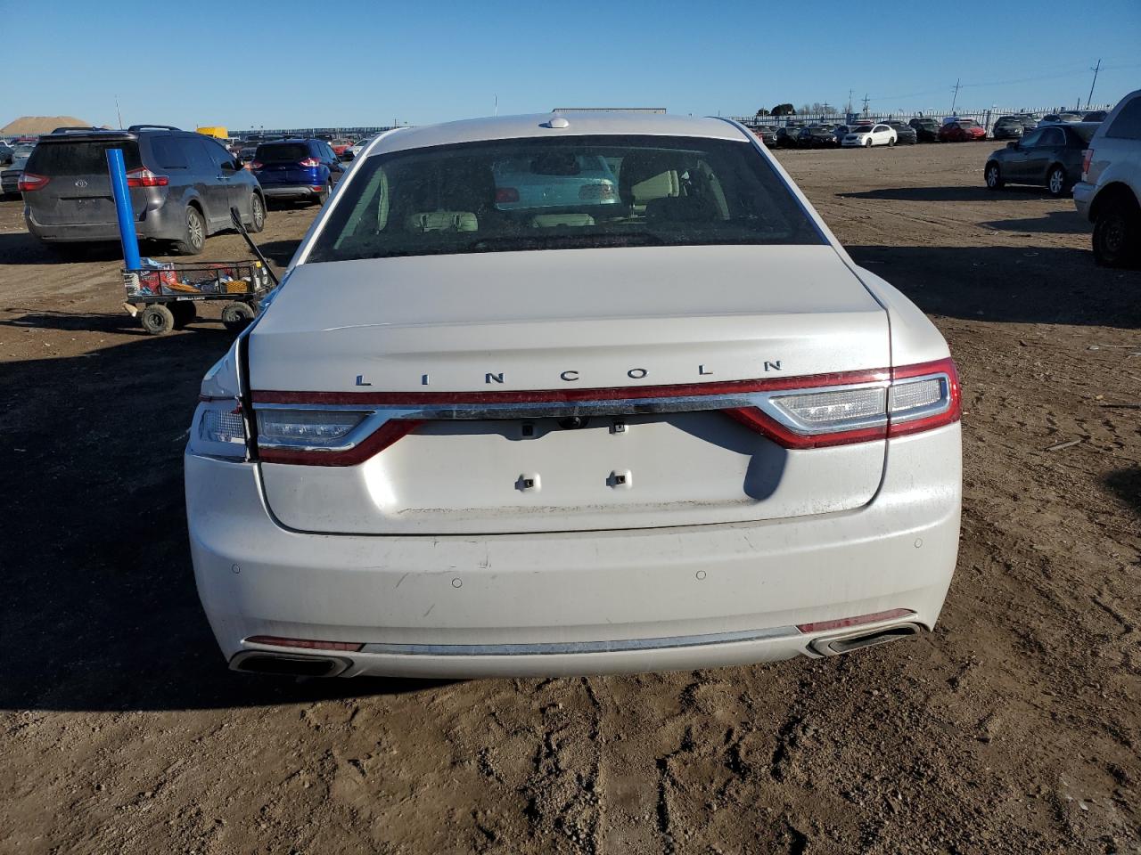 2017 Lincoln Continental - Image 6