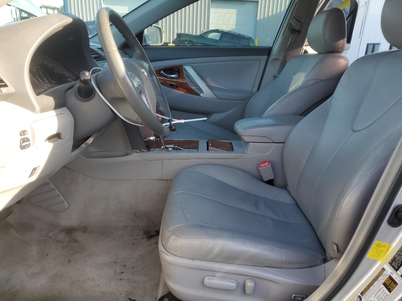 2011 Toyota Camry - Image 7