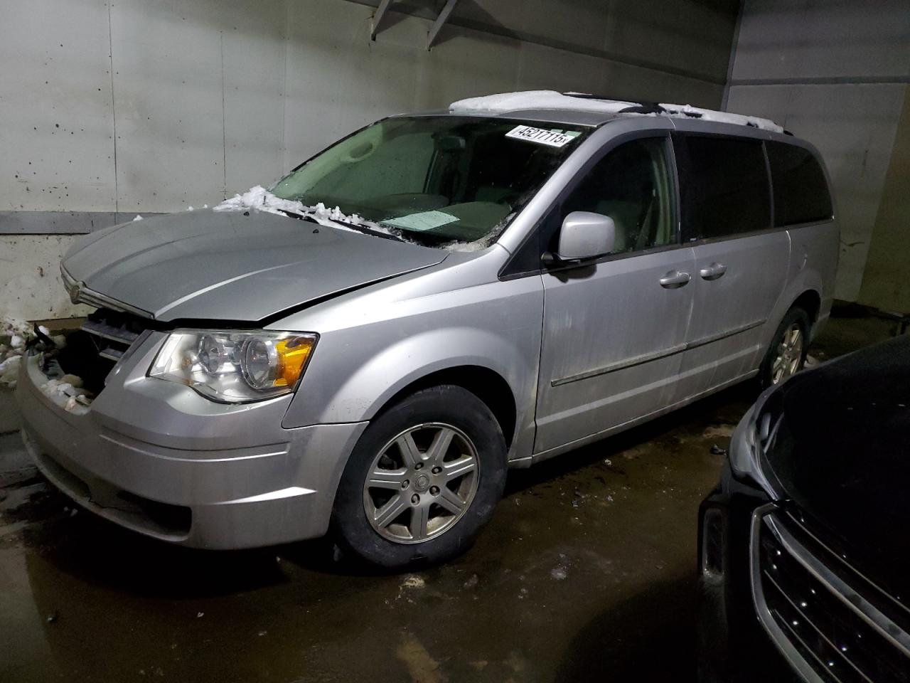 2010 Chrysler Town & Country - Image 1