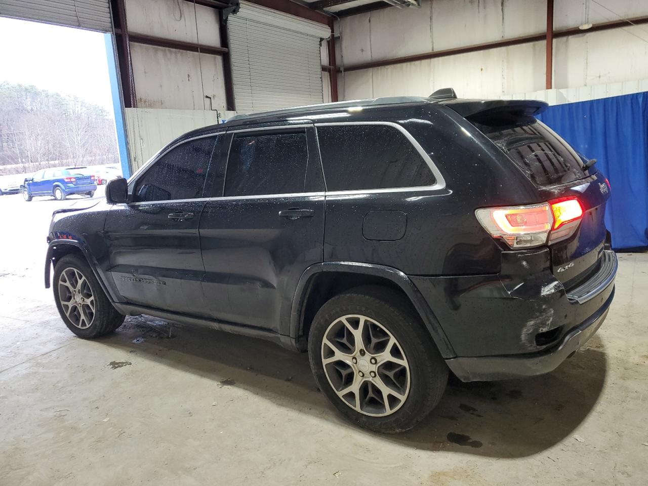 2018 Jeep Grand Cherokee - Image 2
