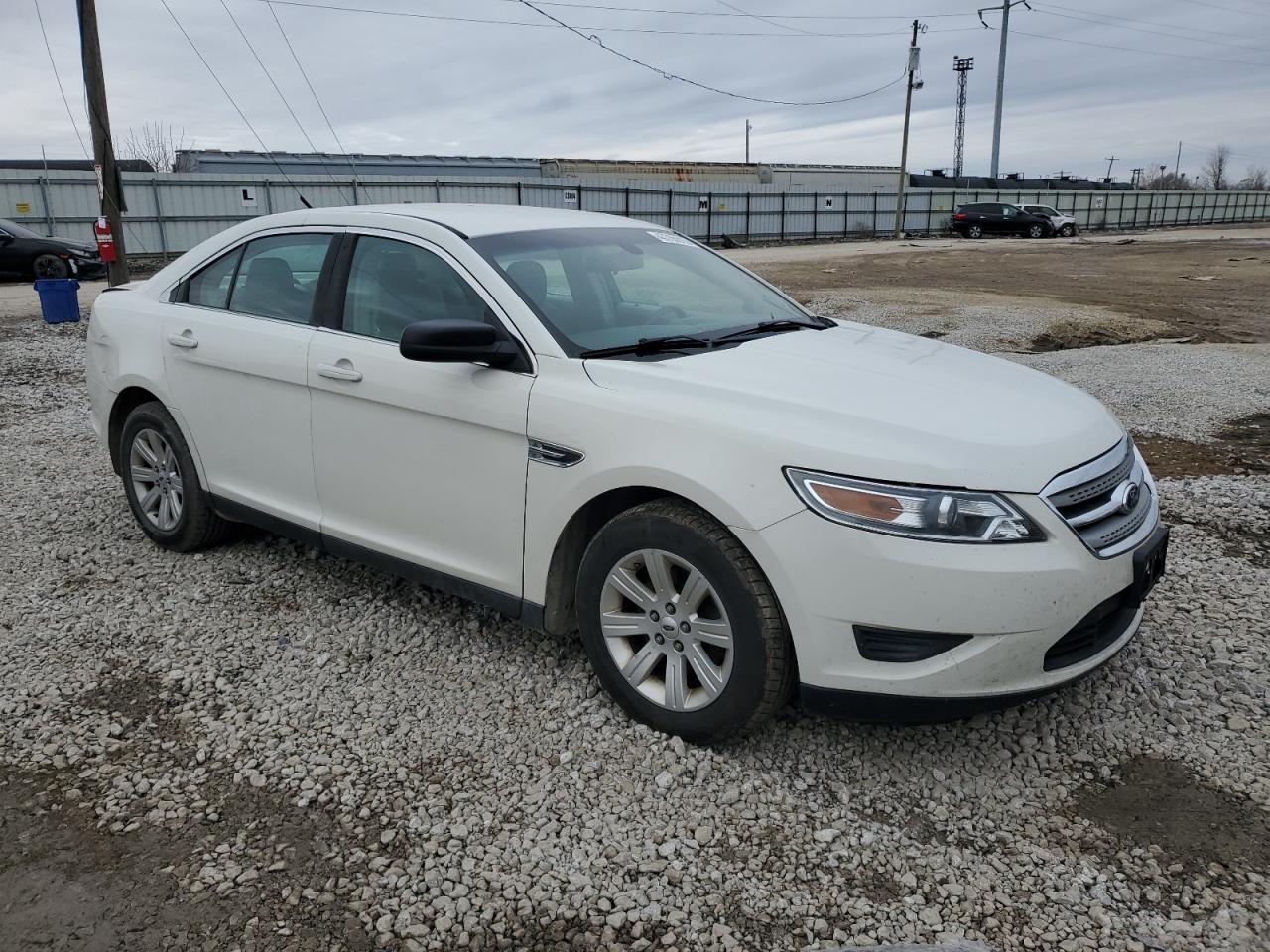 2011 Ford Taurus - Image 4