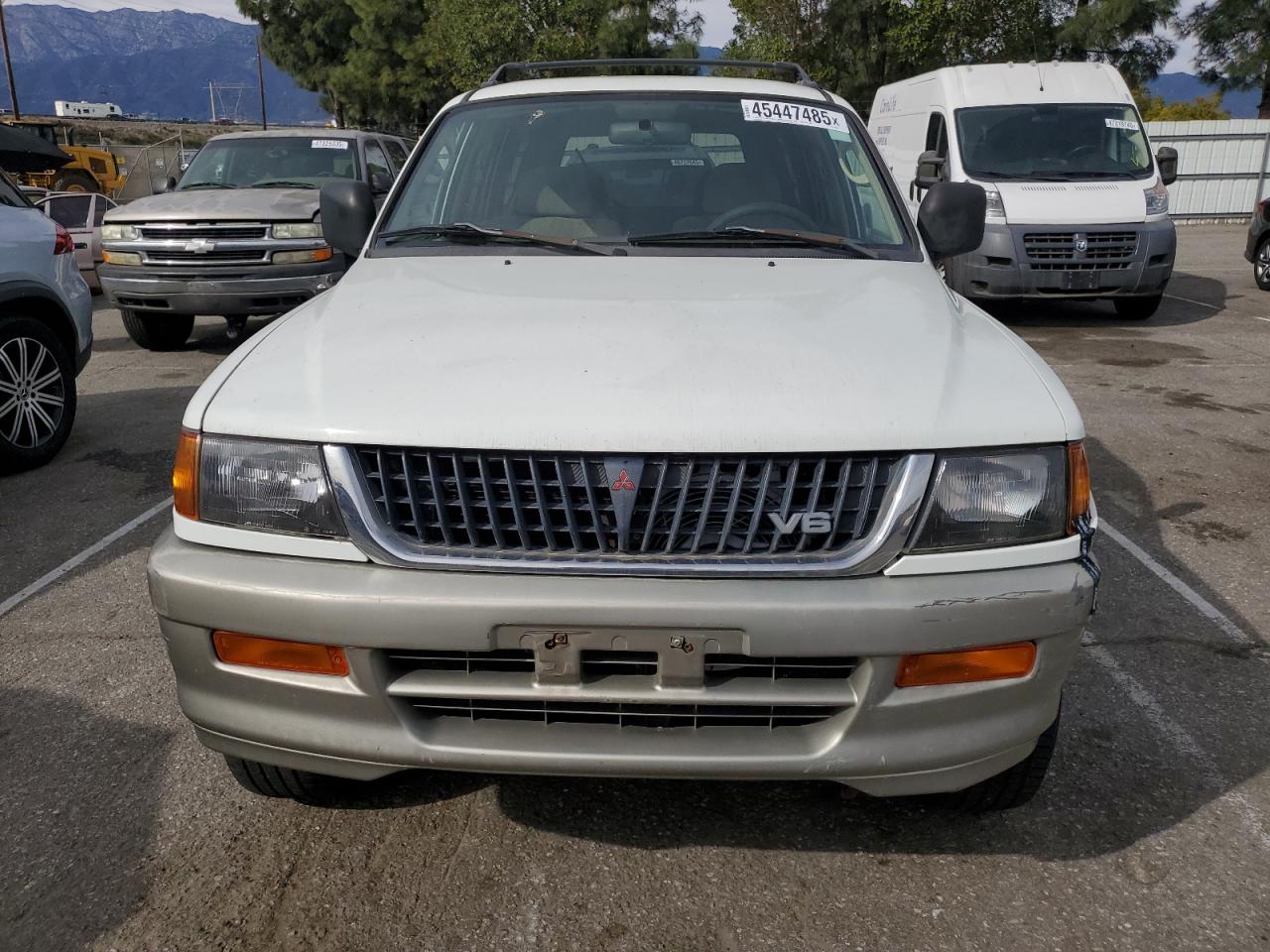 1999 Mitsubishi Montero - Image 5