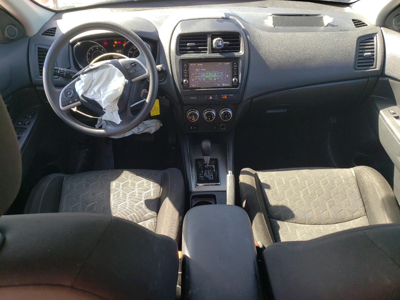 2021 Mitsubishi Outlander - Image 8
