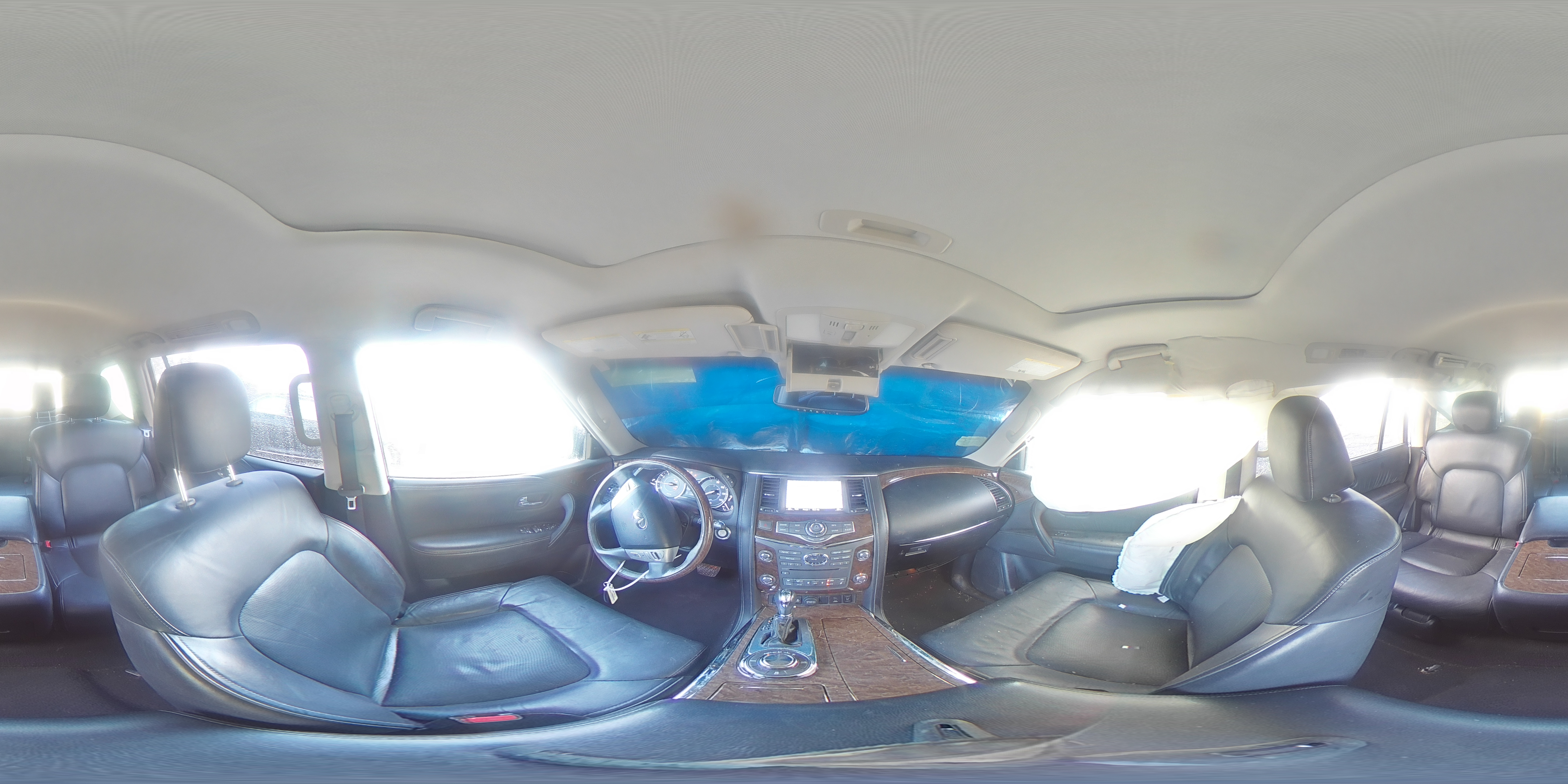 2017 Infiniti QX80 - Image 15