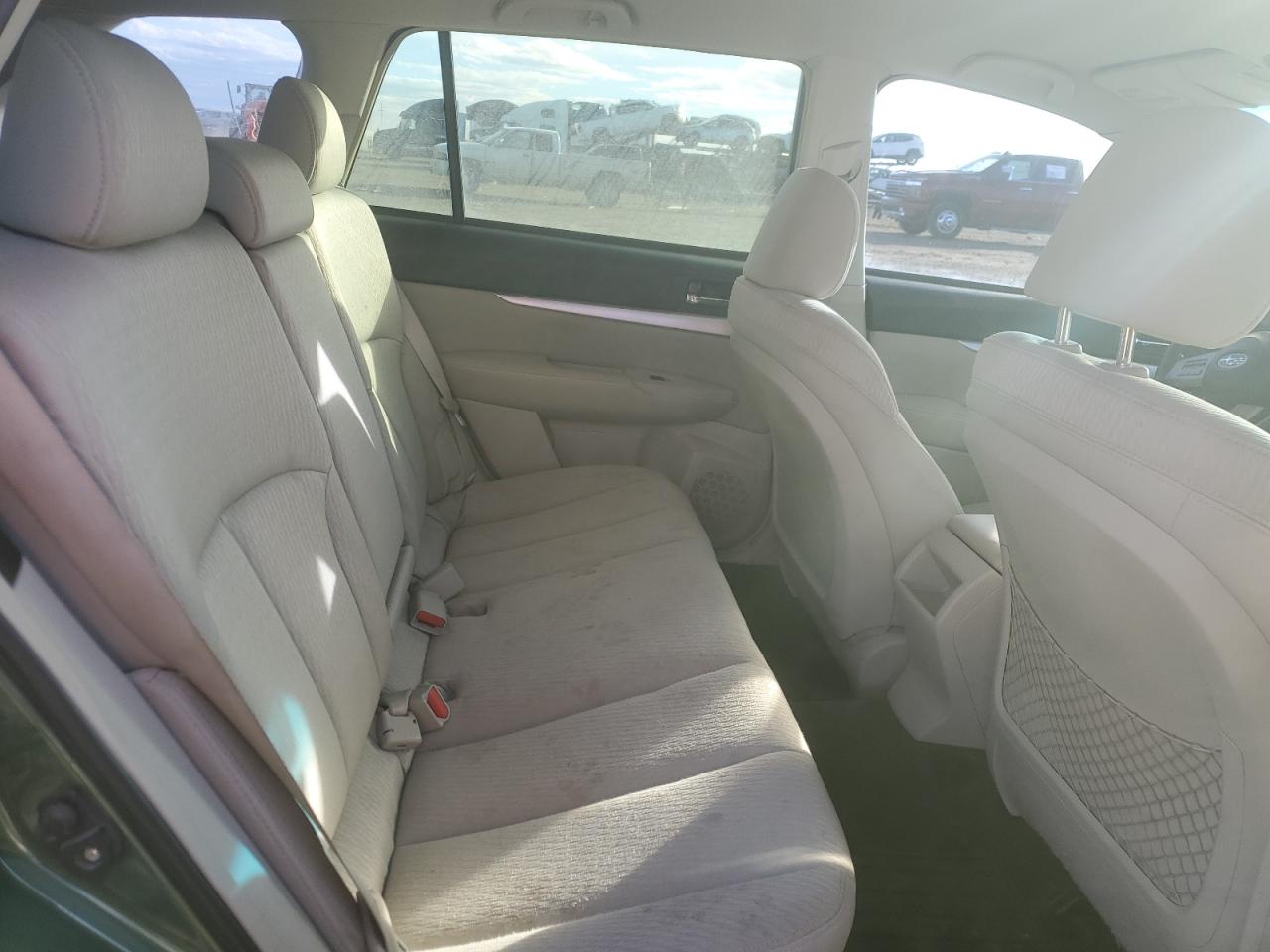 2011 Subaru Outback - Image 11