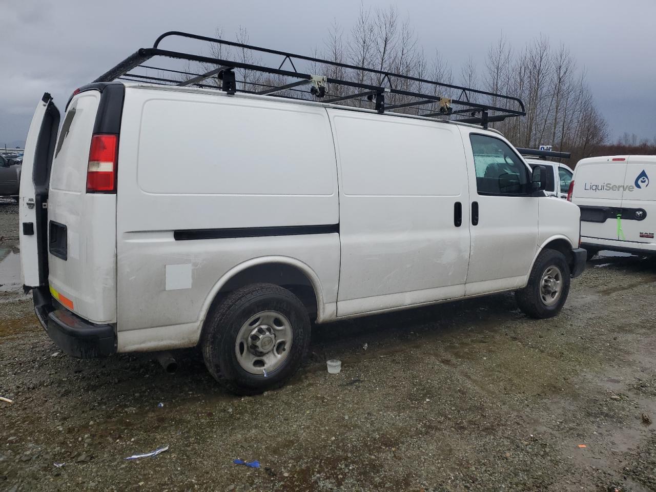 2011 Chevrolet Express - Image 3
