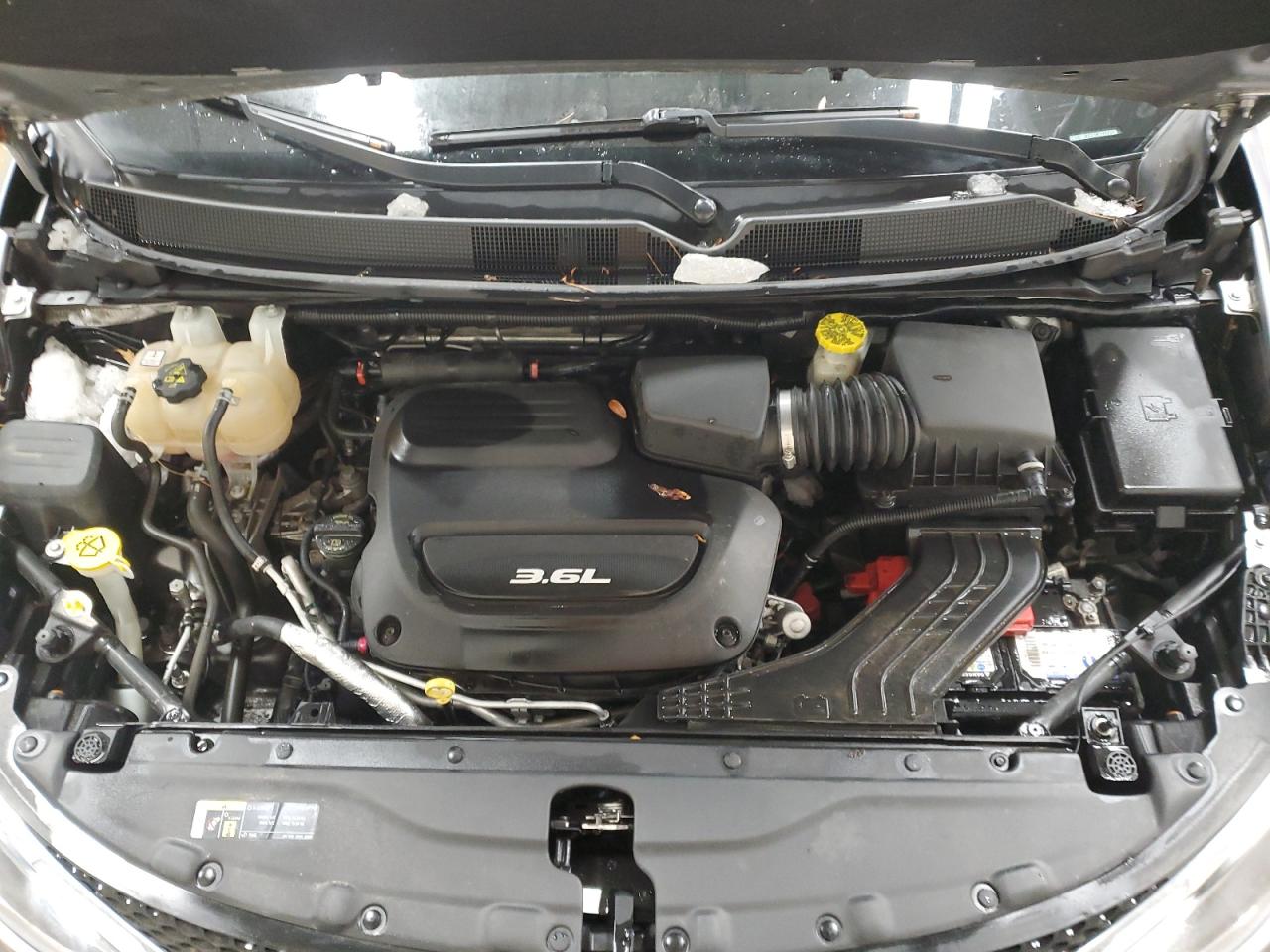 2018 Chrysler Pacifica - Image 12