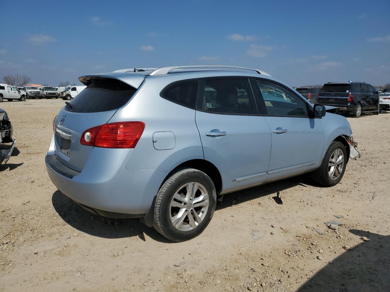 2015 Nissan Rogue - Image 3