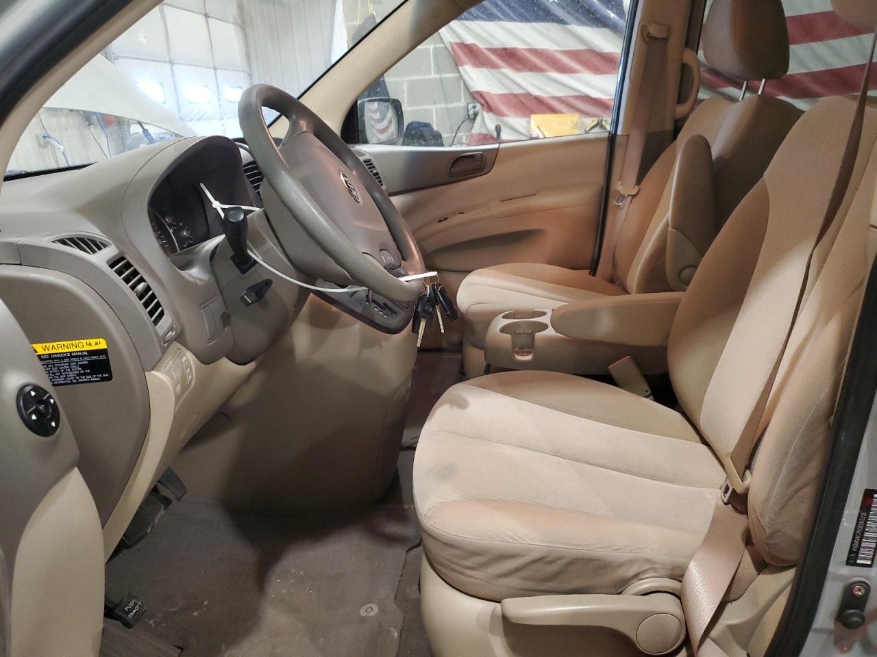 2012 Kia Sedona - Image 7