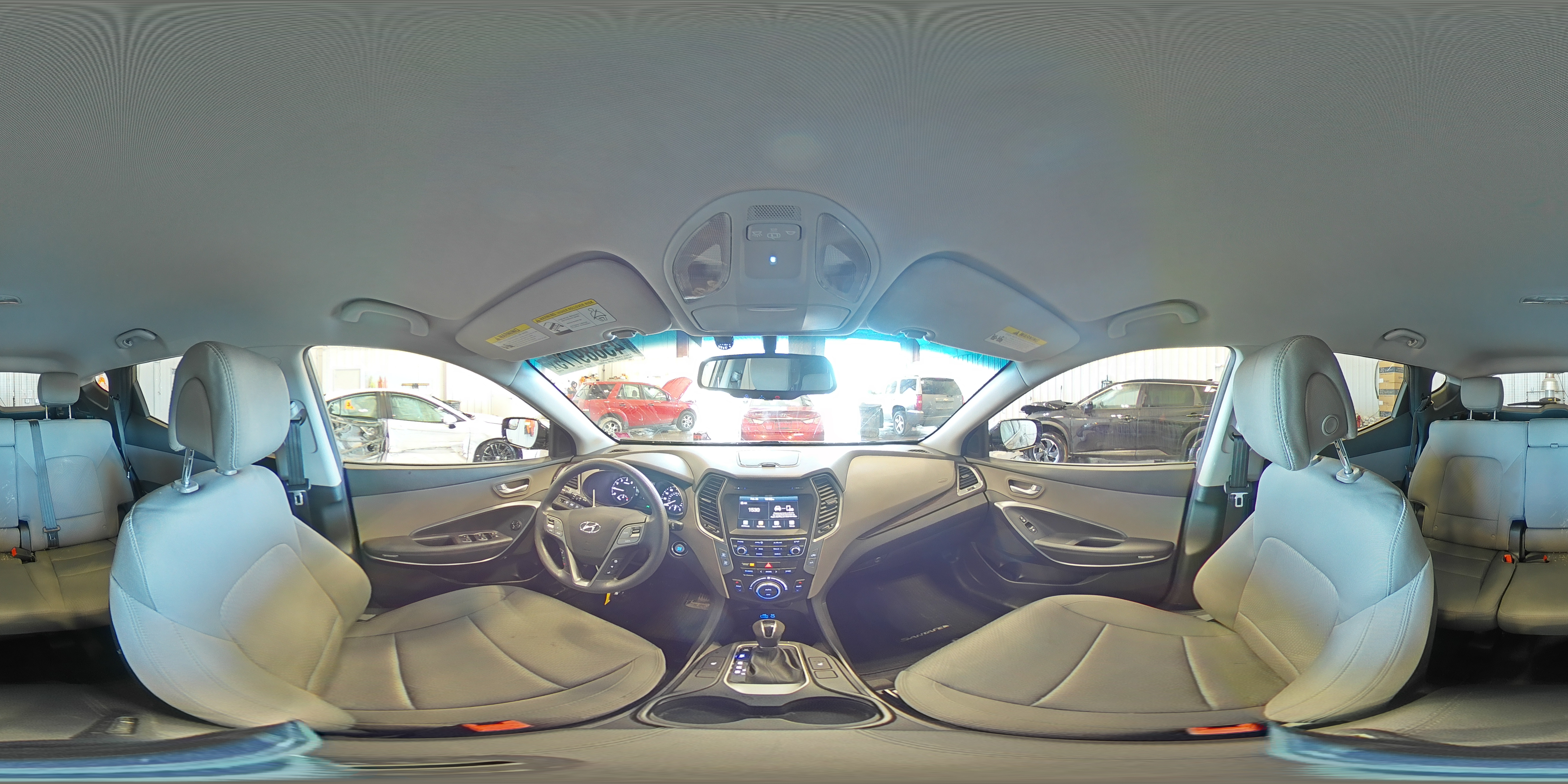 2018 Hyundai Santa Fe - Image 16