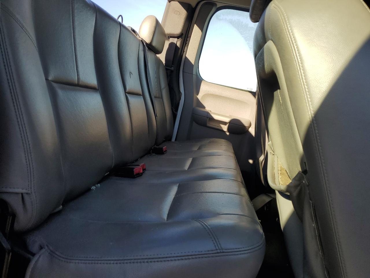 2008 GMC Sierra C2500 Heavy Duty VIN: 1GTHC29K08E139697 Lot: 45510855