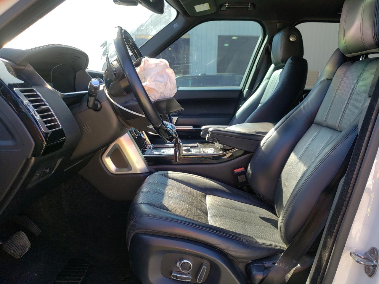 2016 Land Rover Range Rover - Image 7