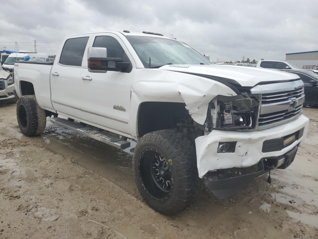 2015 Chevrolet Silverado - Image 4