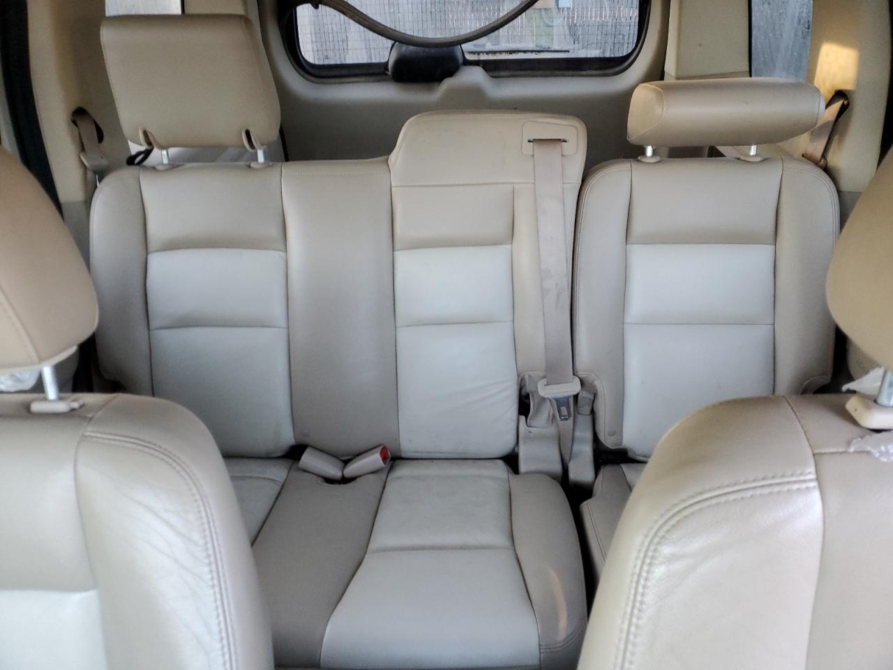 2006 Ford Explorer - Image 10