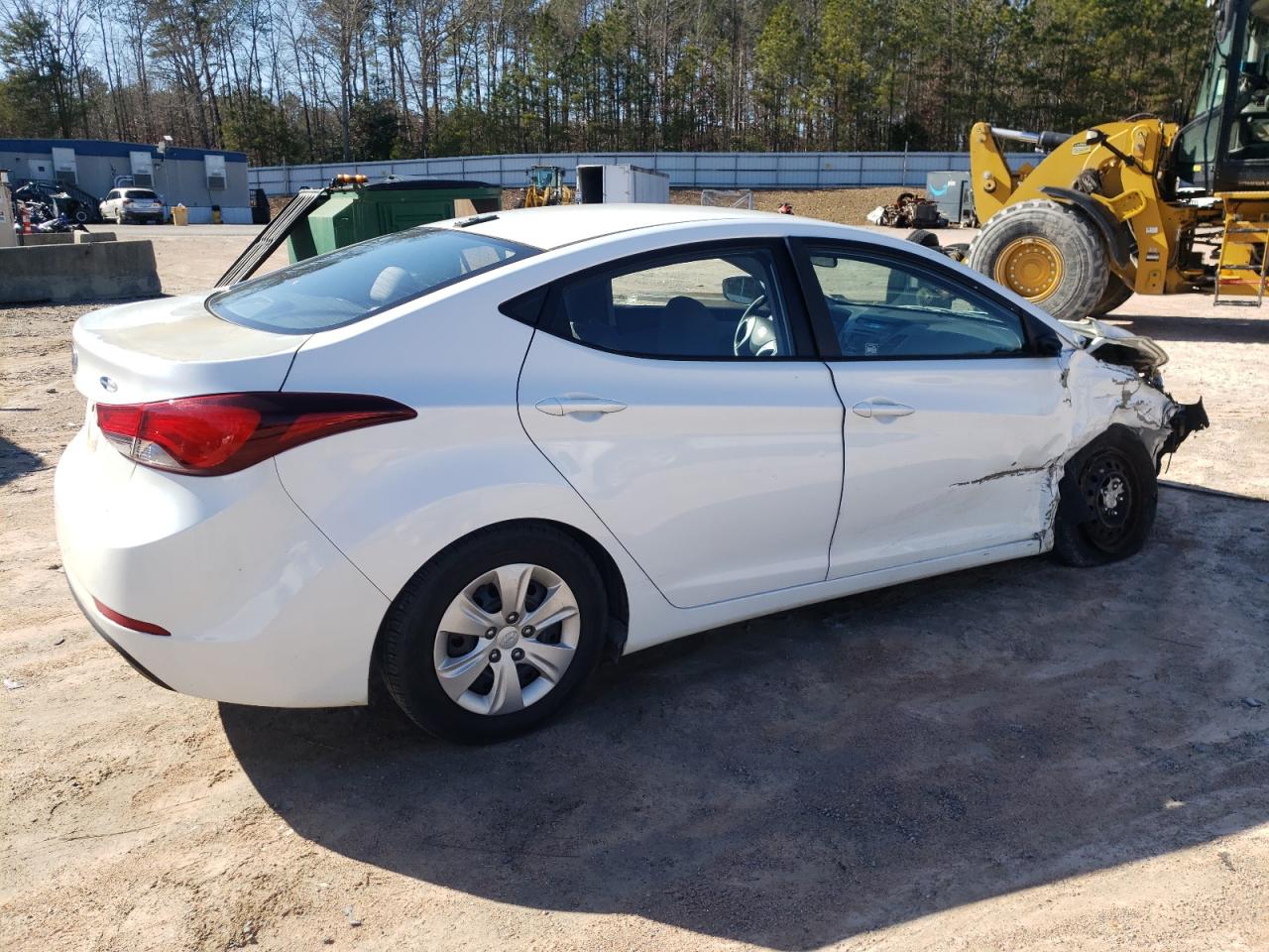 2016 Hyundai Elantra - Image 3