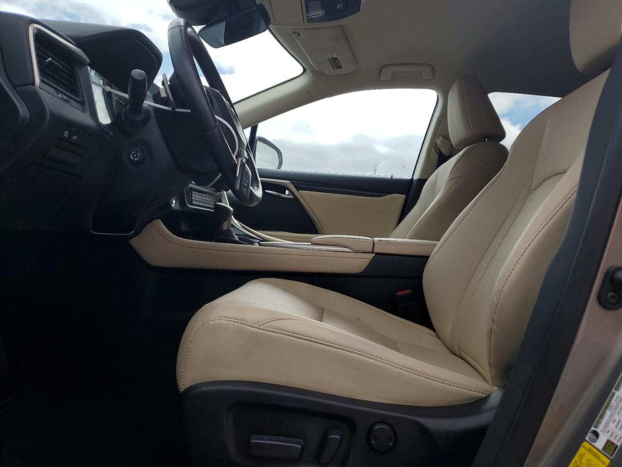 2022 Lexus RX - Image 7