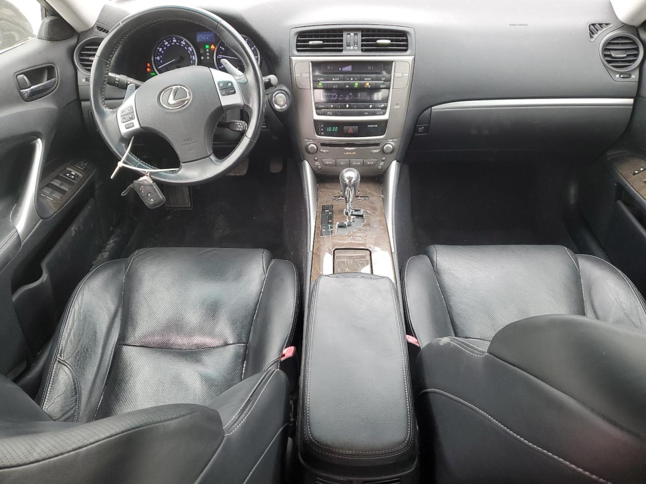 2011 Lexus IS - Image 8