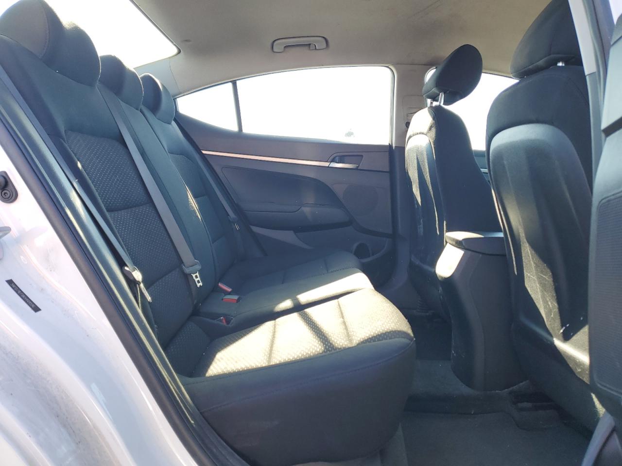 2019 Hyundai Elantra - Image 10
